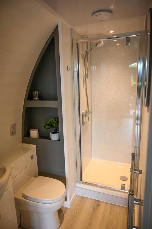Newmore Highland Pods With Hot Tubs On Nc500 Holiday home