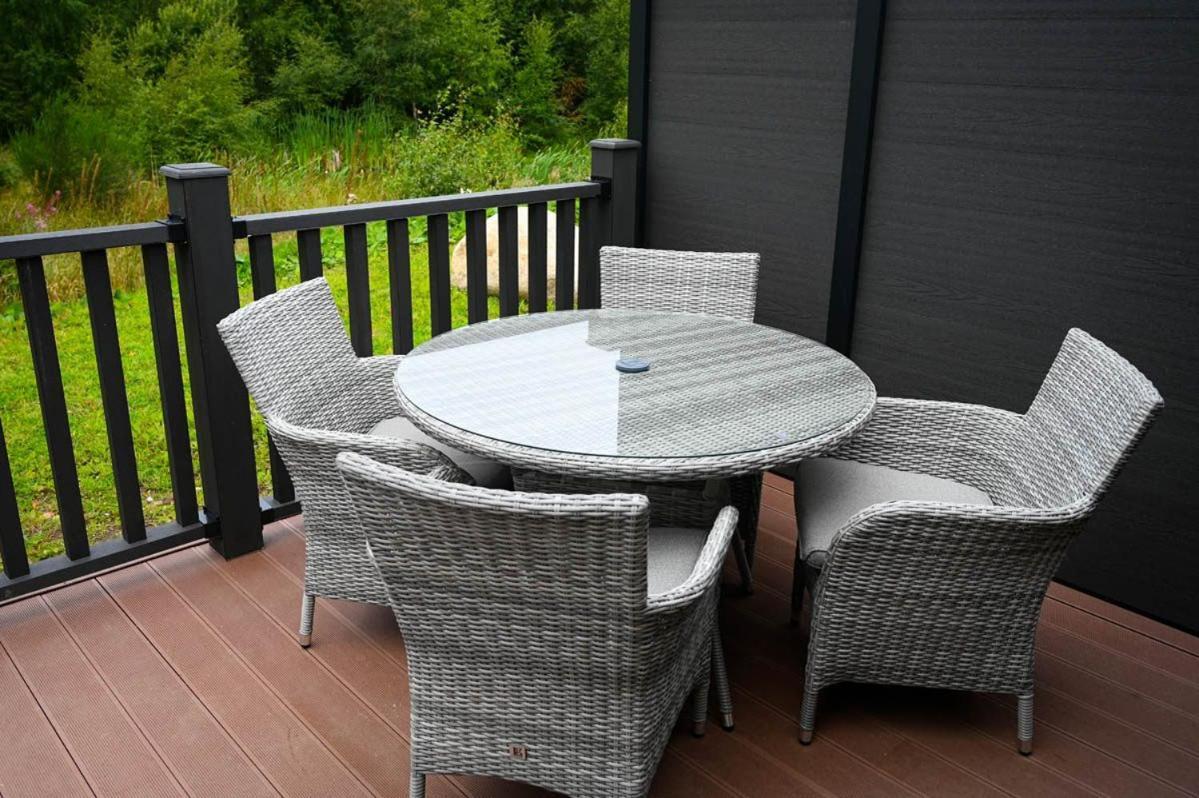 Newmore Highland Pods With Hot Tubs On Nc500 Holiday home
