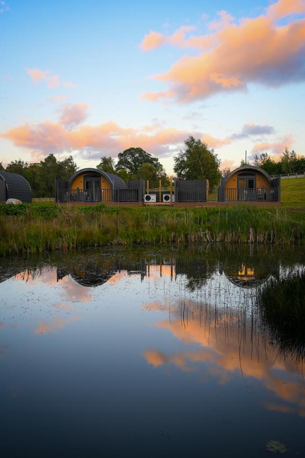 Newmore Highland Pods With Hot Tubs On Nc500 Holiday home