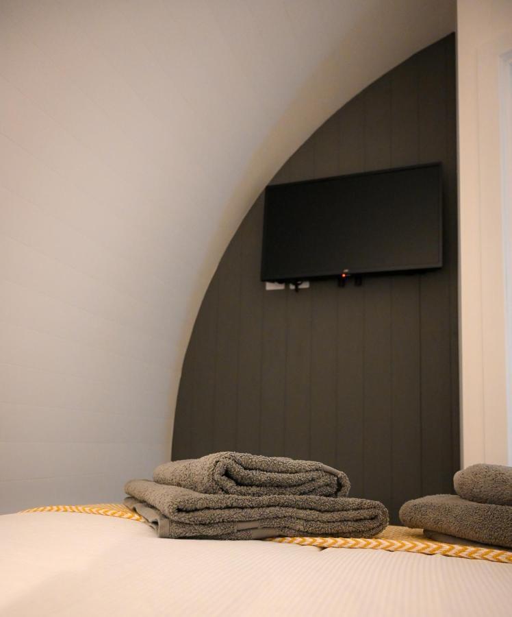 Newmore Highland Pods With Hot Tubs On Nc500 *