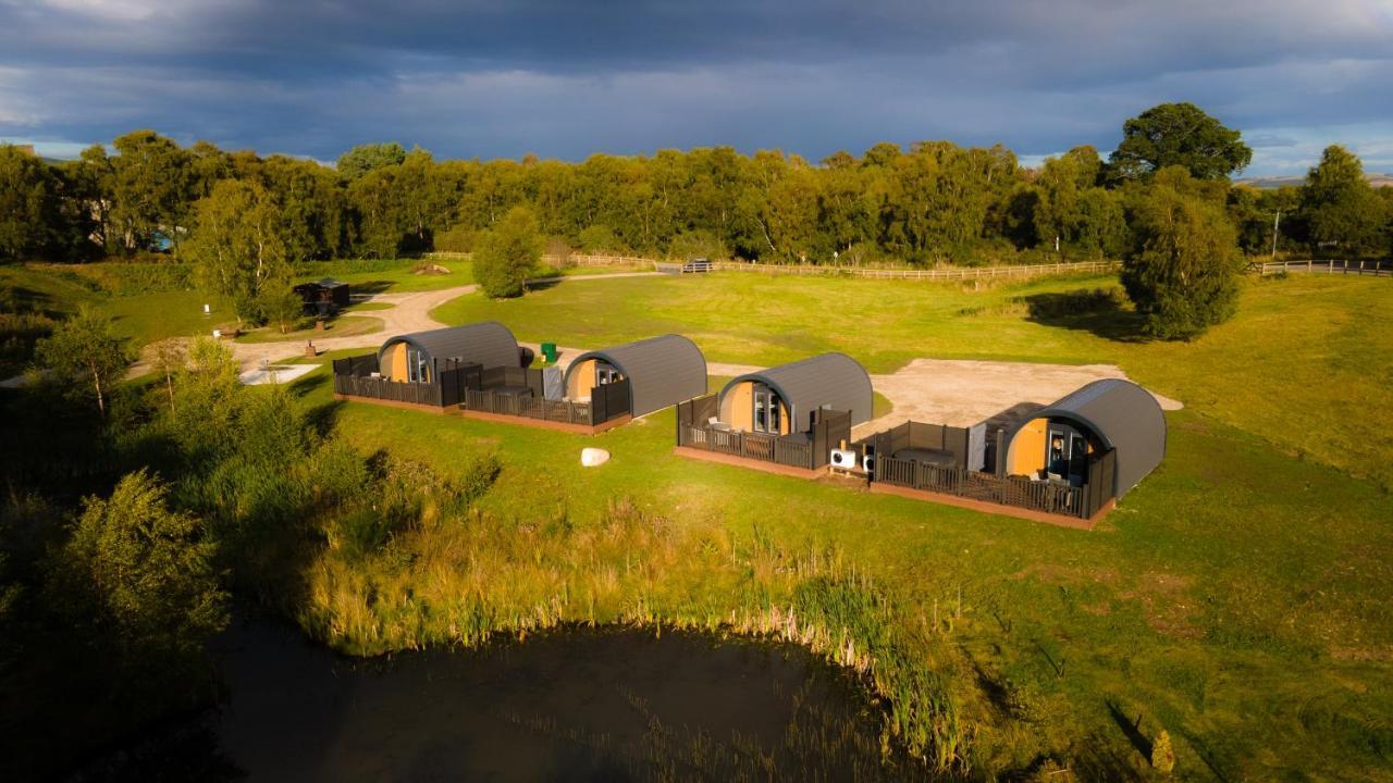 Newmore Highland Pods With Hot Tubs On Nc500 Holiday home