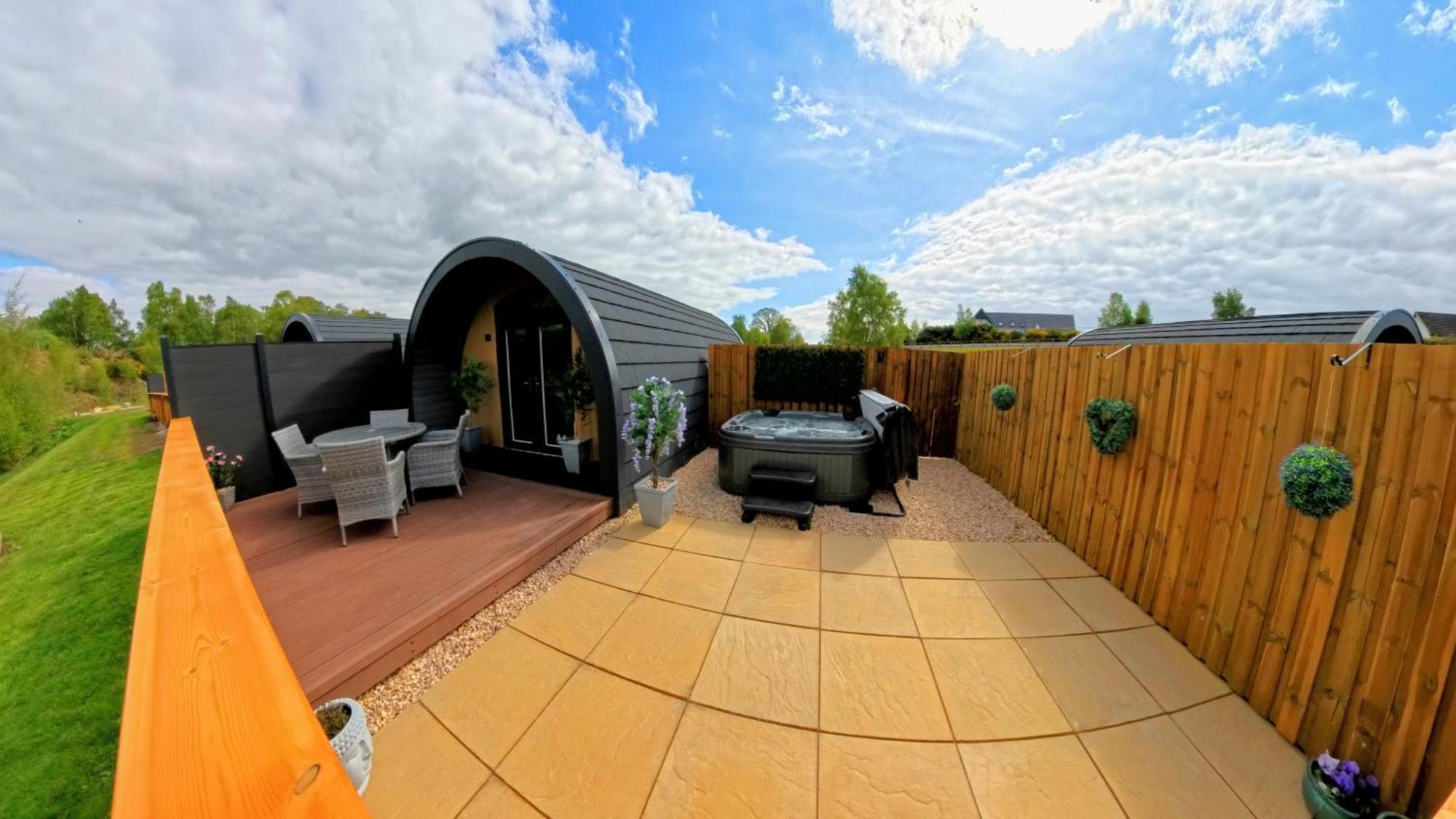Newmore Highland Pods With Hot Tubs On Nc500 *