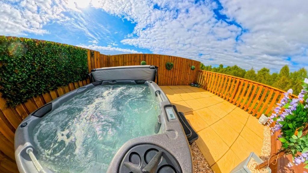 Holiday home Newmore Highland Pods With Hot Tubs On Nc500 *